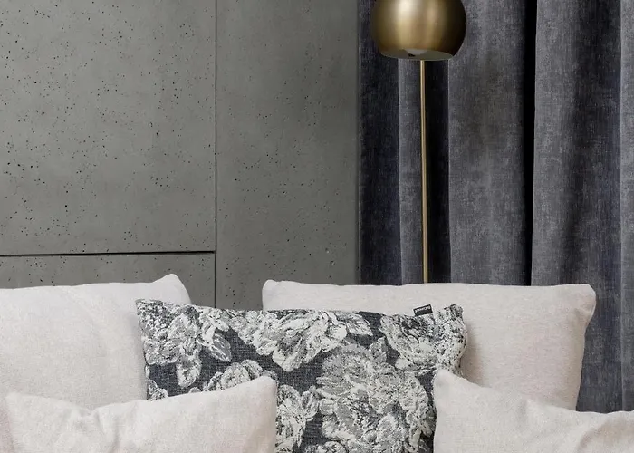 Apartment Lubicz Stylish With Parking And Air Conditioning In The Center By Renters Krakow